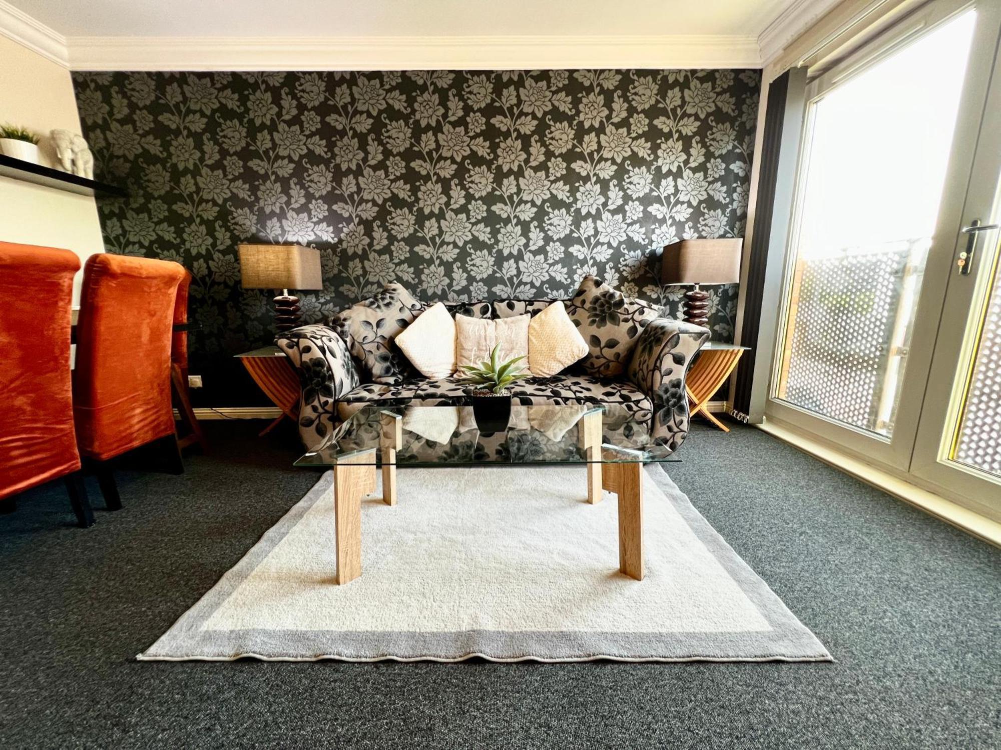 Stylish Modern Flat With Juliet Balcony & Parking Apartamento Glasgow Exterior foto
