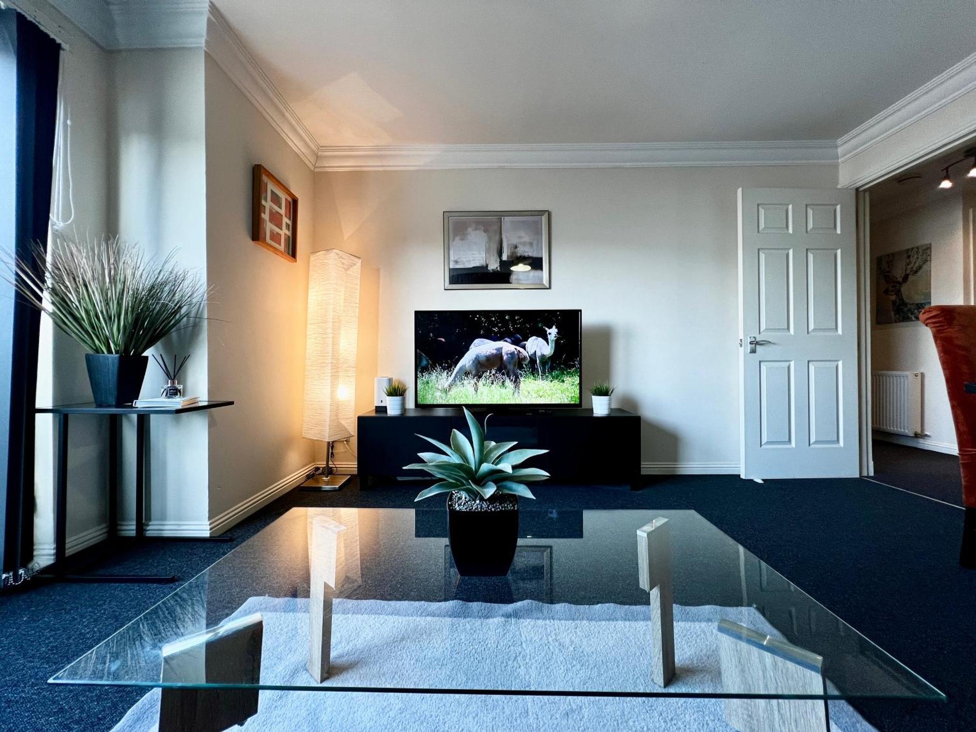 Stylish Modern Flat With Juliet Balcony & Parking Apartamento Glasgow Exterior foto