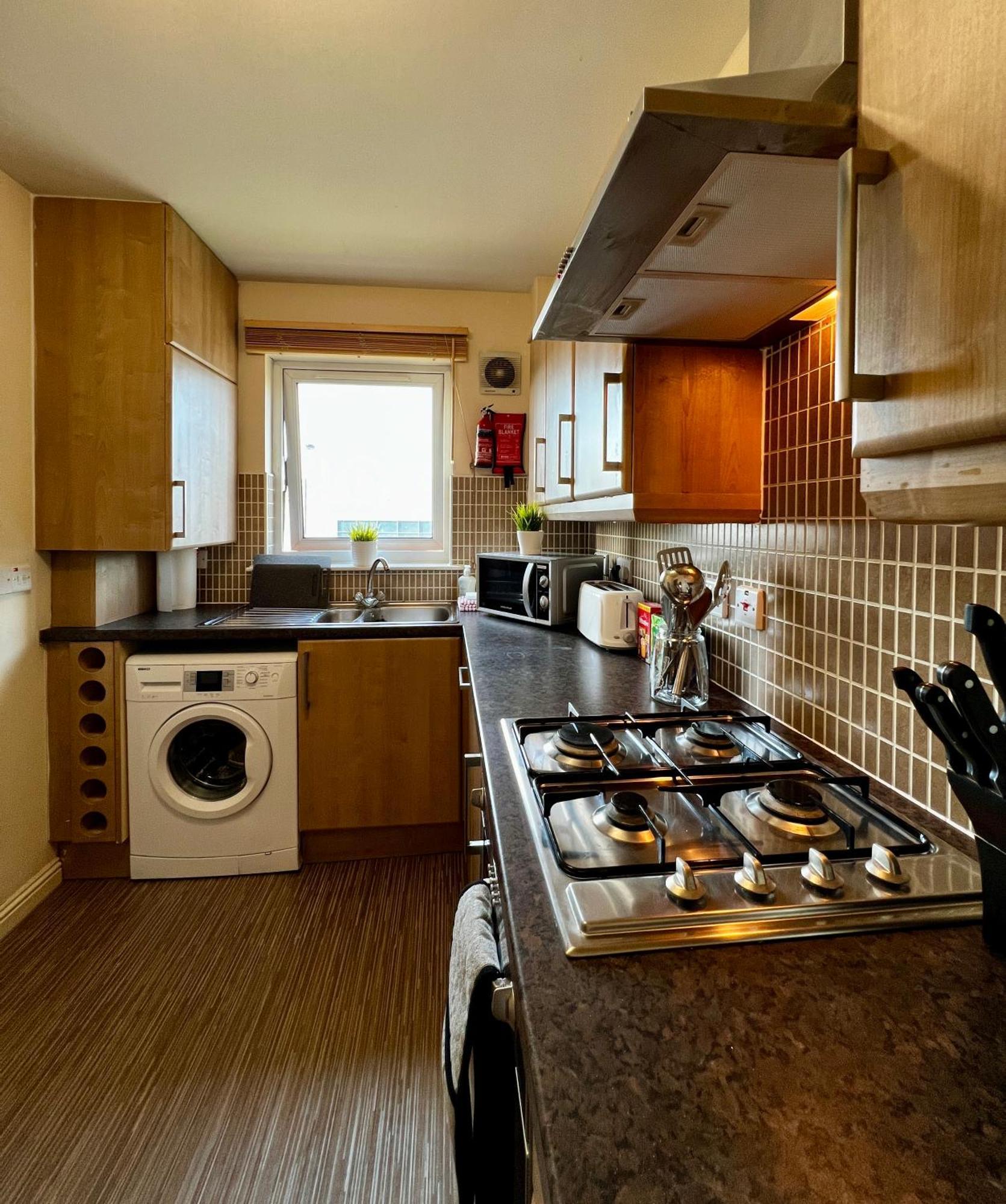 Stylish Modern Flat With Juliet Balcony & Parking Apartamento Glasgow Exterior foto