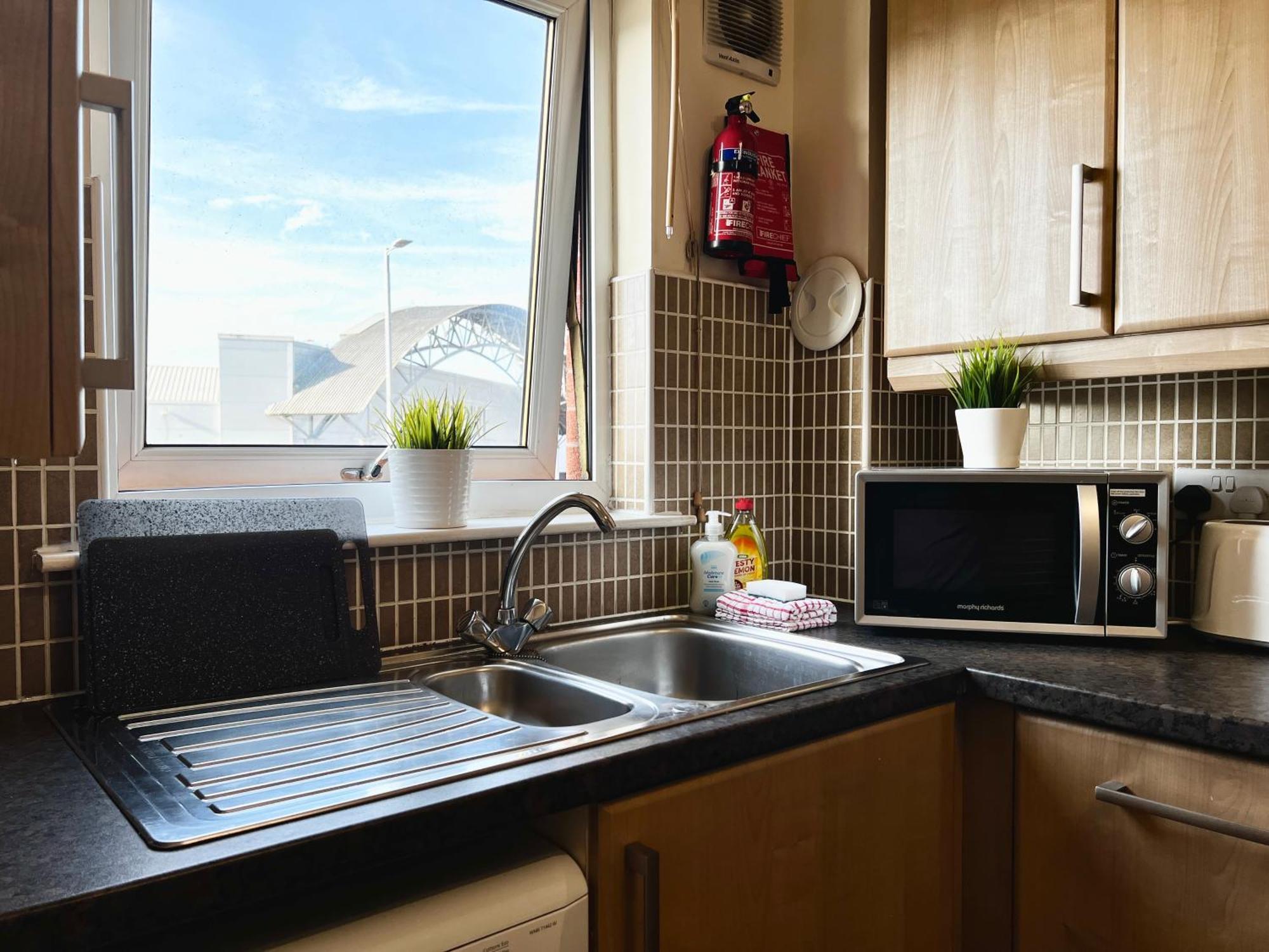 Stylish Modern Flat With Juliet Balcony & Parking Apartamento Glasgow Exterior foto