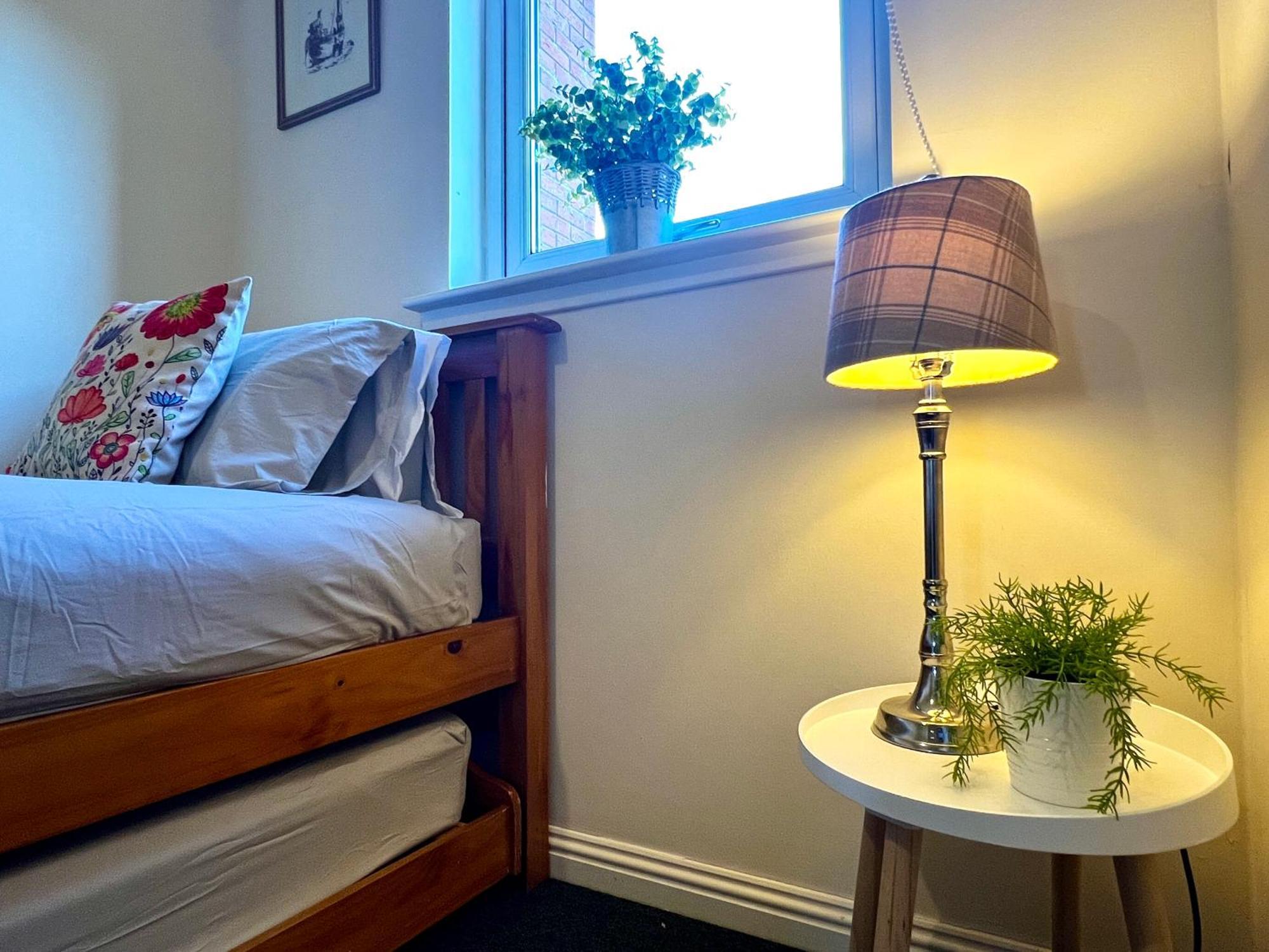Stylish Modern Flat With Juliet Balcony & Parking Apartamento Glasgow Exterior foto