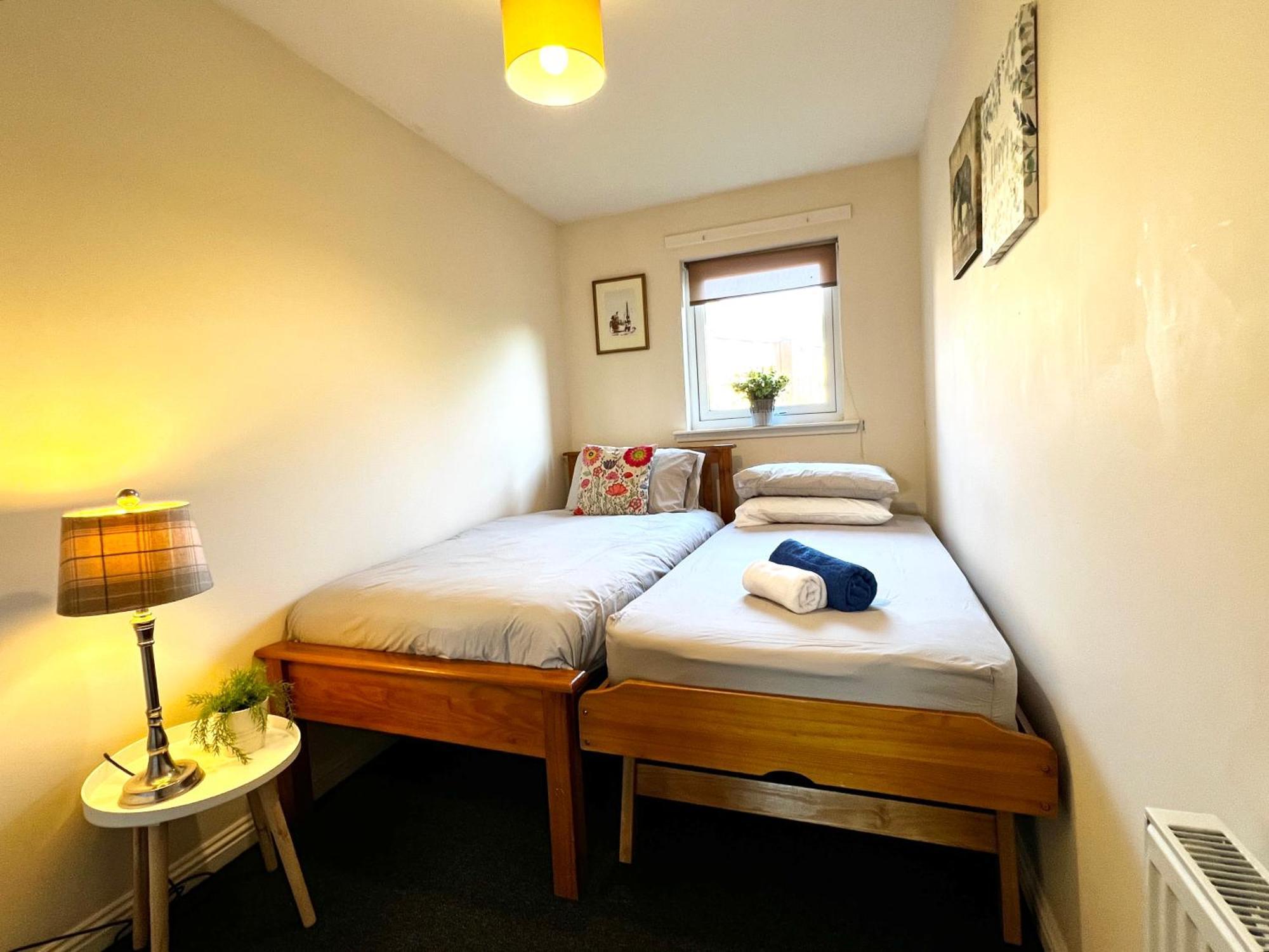 Stylish Modern Flat With Juliet Balcony & Parking Apartamento Glasgow Exterior foto