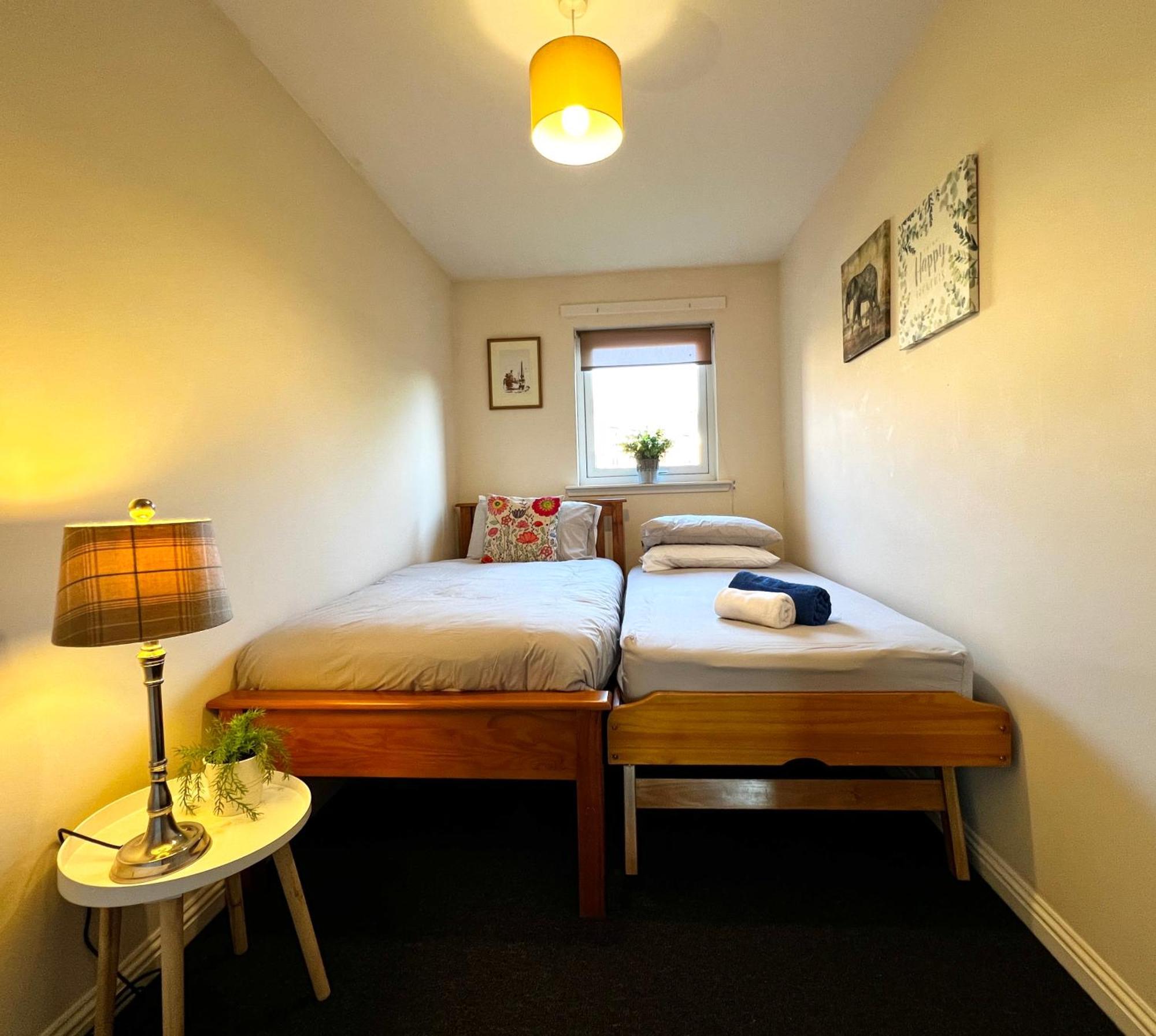 Stylish Modern Flat With Juliet Balcony & Parking Apartamento Glasgow Exterior foto