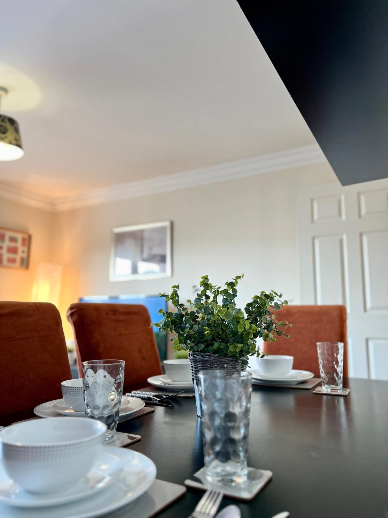 Stylish Modern Flat With Juliet Balcony & Parking Apartamento Glasgow Exterior foto